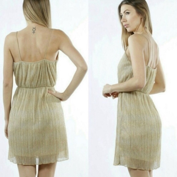 ❣️ Sale was 45$ down sizing ❣️ Gold surpliced dress- great holiday dress. - Picture 3 of 8